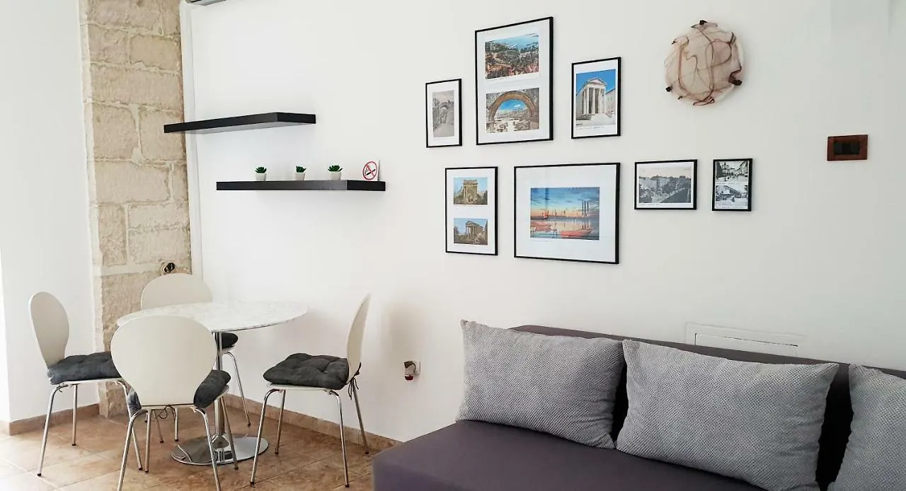 Apartman Kyra Pula Apartment