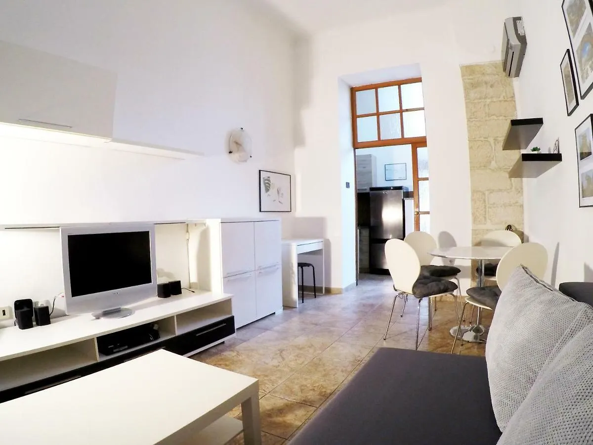 Apartman Kyra Pula Apartment