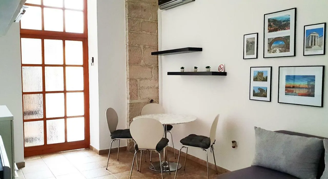 Apartman Kyra Pula 0*,
